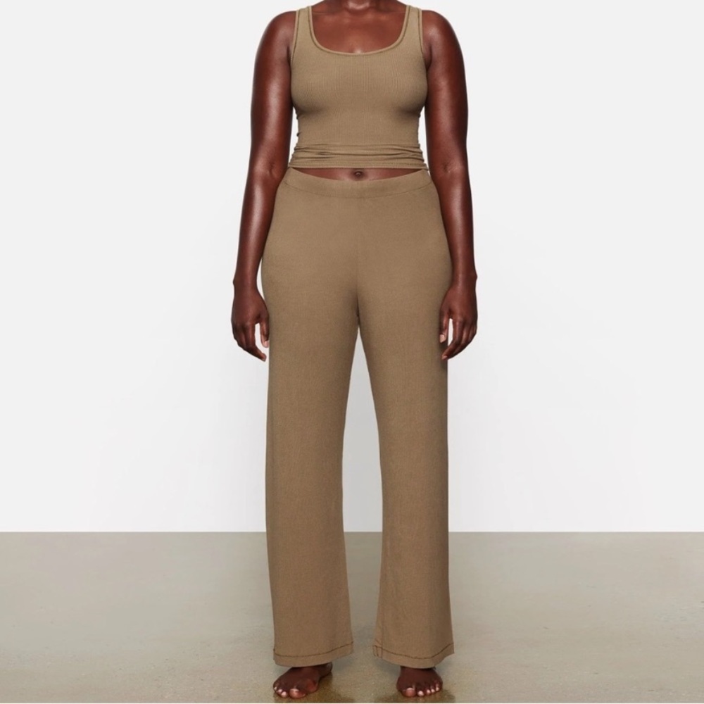 SKIMS- NWOT Soft lounge ribbed pants in Sienna Size 3XL